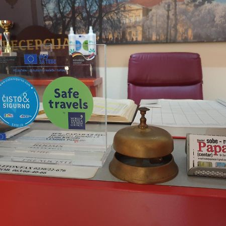 Hostel Paparazzo & Apartmens Kikinda Exterior foto