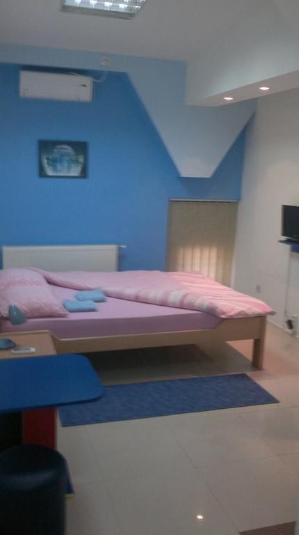 Hostel Paparazzo & Apartmens Kikinda Quarto foto